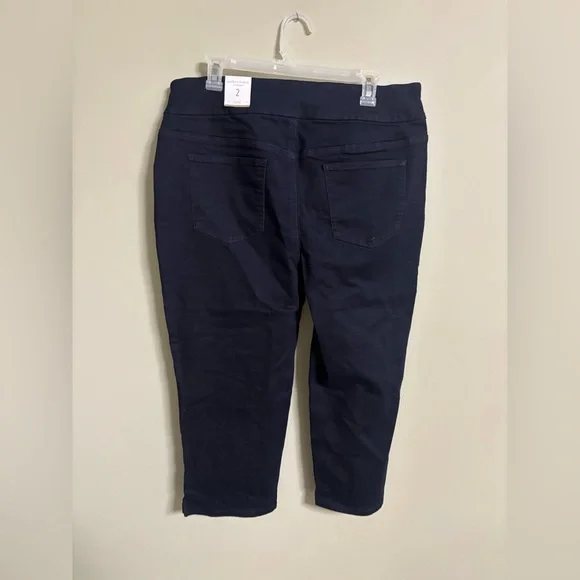 Chico’s Size 2 (large/12)Perfect Stretch Nicky Capri Crop Dark Denim New - Picture 2 of 9